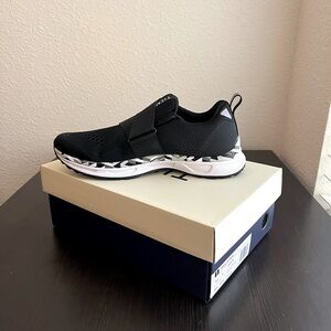 BRAND NEW Tiem Slipstream Cycling Shoe with SPD cleat set